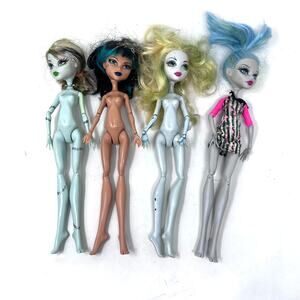 Monster High Doll Lot of 4 Cleo de Nile Lagoona Blue Frankie Stein Ghoulia Yelps